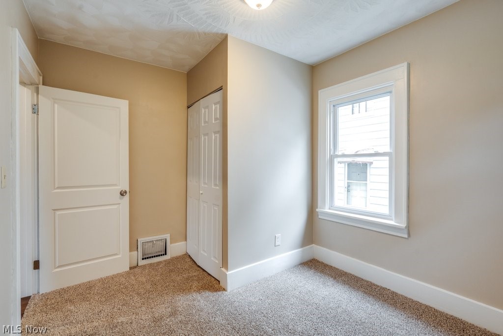 931 Lovers Lane Akron OH 44306