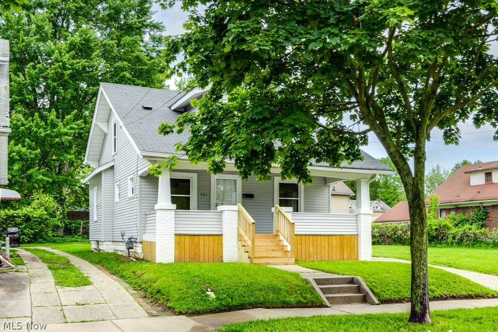 931 Lovers Lane Akron OH 44306
