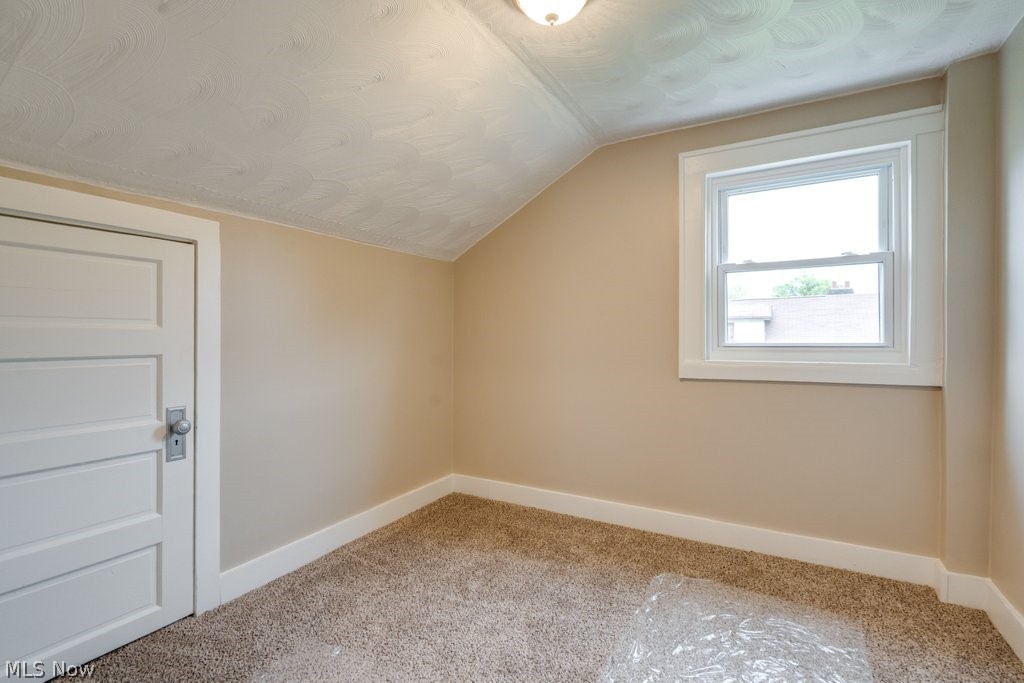 931 Lovers Lane Akron OH 44306