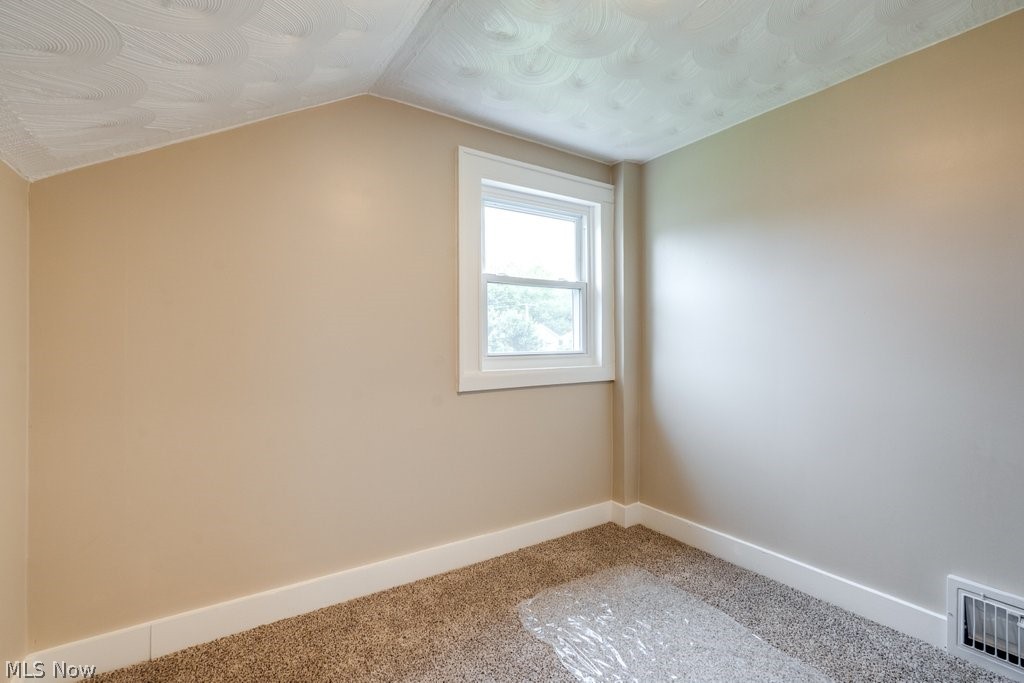 931 Lovers Lane Akron OH 44306