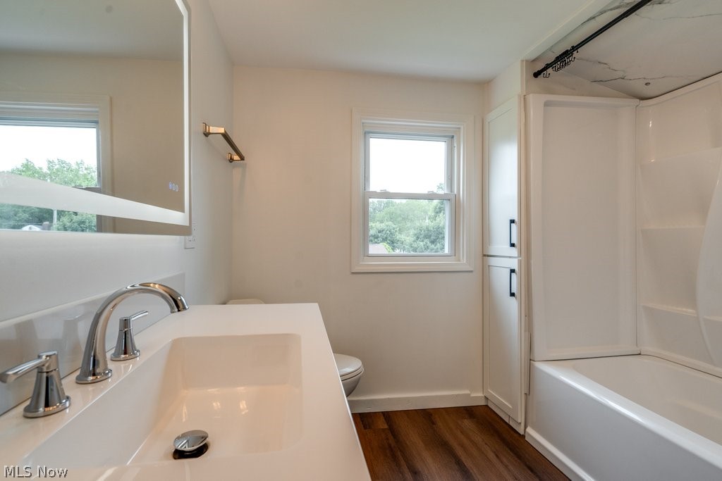 931 Lovers Lane Akron OH 44306