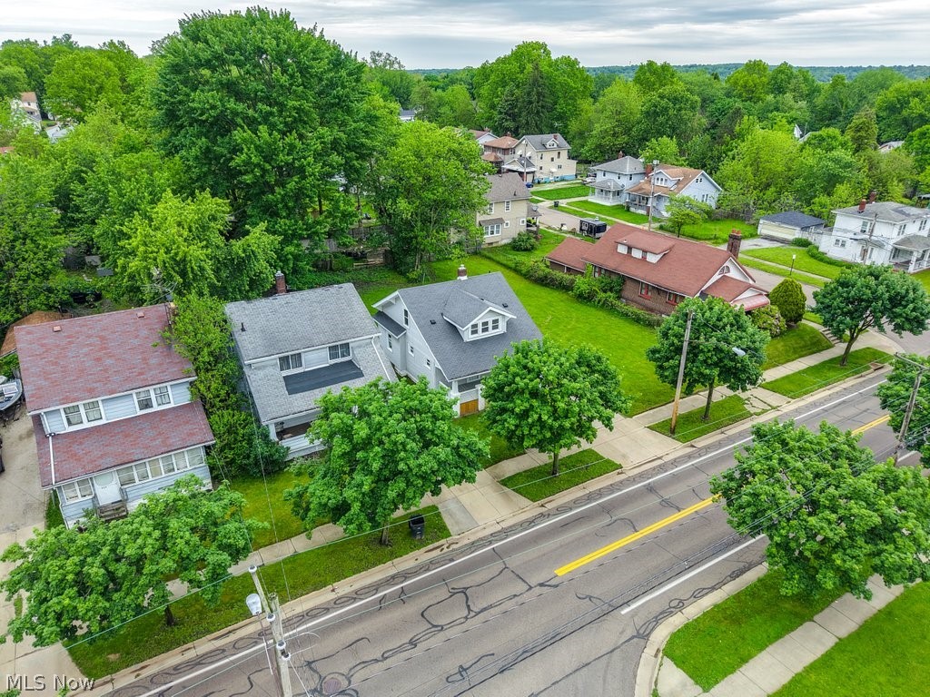 931 Lovers Lane Akron OH 44306