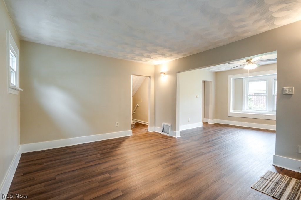 931 Lovers Lane Akron OH 44306
