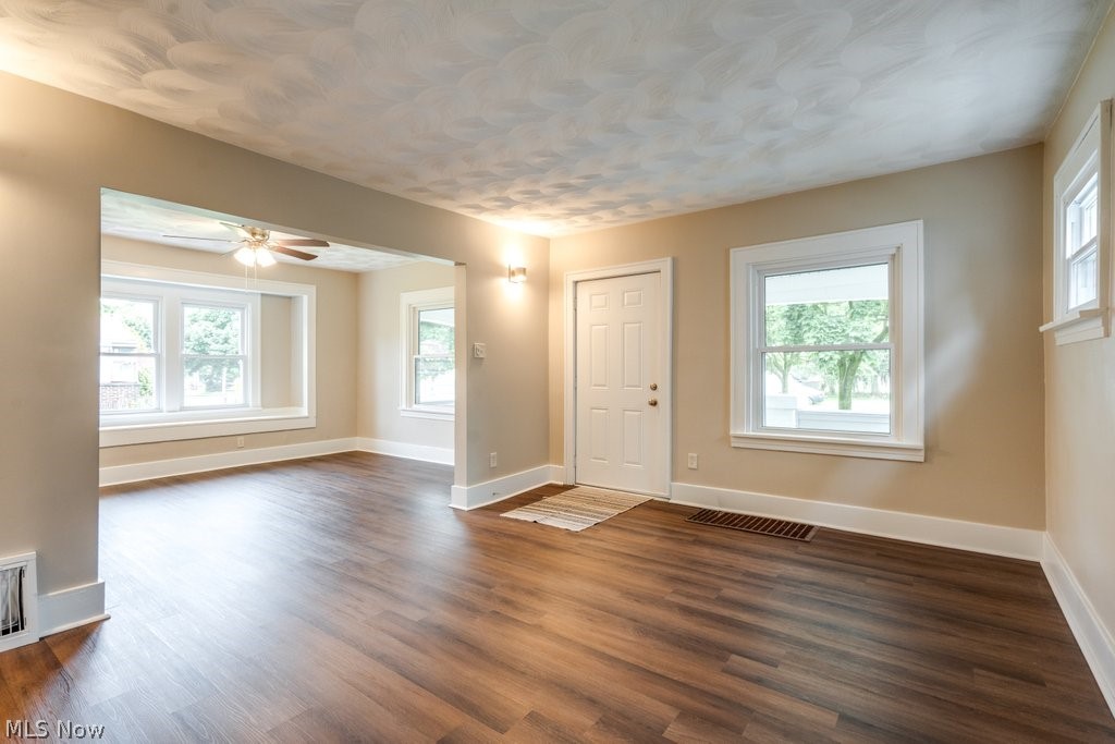 931 Lovers Lane Akron OH 44306