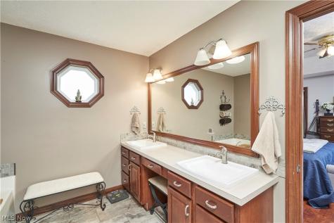 12399 Bridgemont Avenue NW Uniontown OH 44685