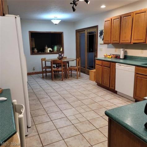 16030 Erhart Northern Road Valley City OH 44280