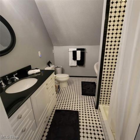 16030 Erhart Northern Road Valley City OH 44280