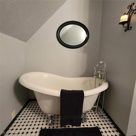 16030 Erhart Northern Road Valley City OH 44280