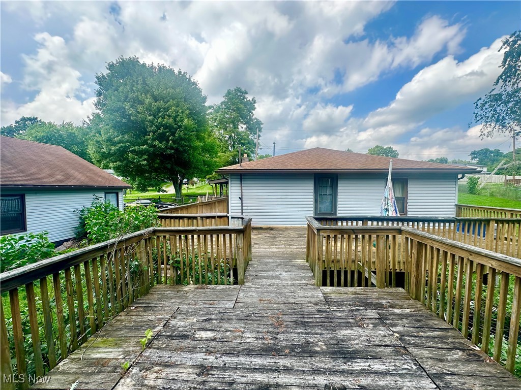 967 7th Avenue East Liverpool OH 43920