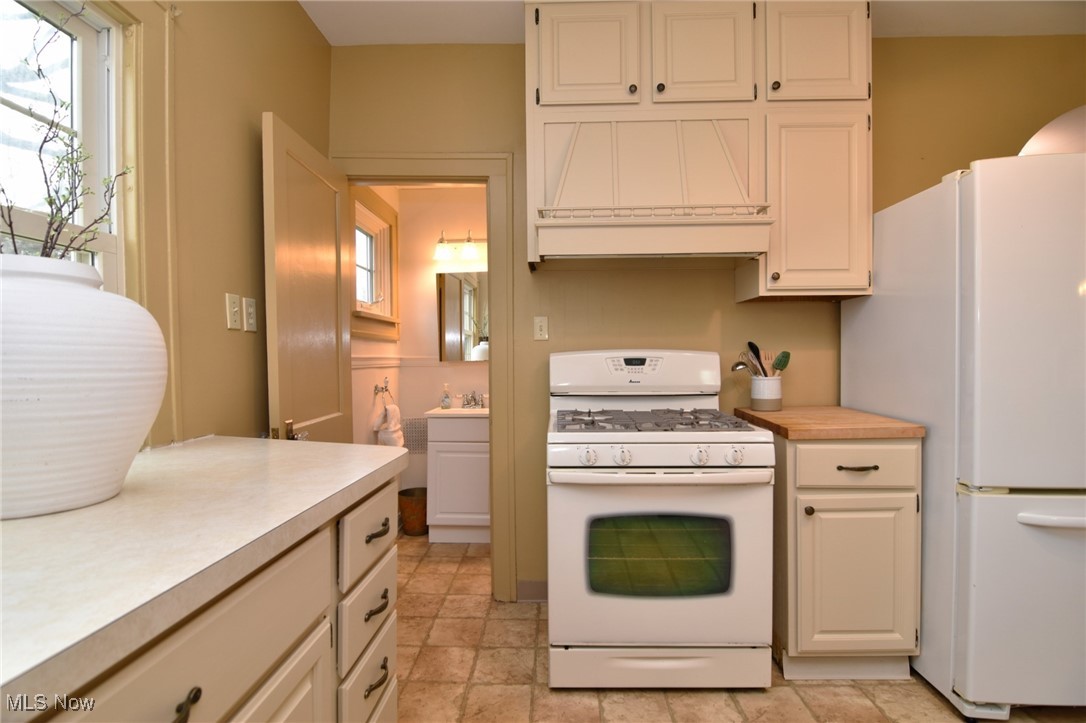 3093 Huntington Road Shaker Heights OH 44120