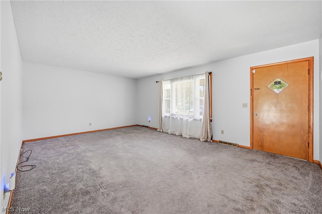 1280 Sterling Drive Cortland OH 44410