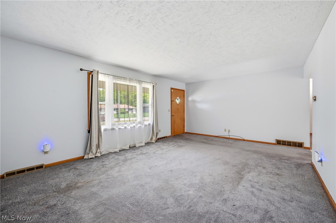 1280 Sterling Drive Cortland OH 44410