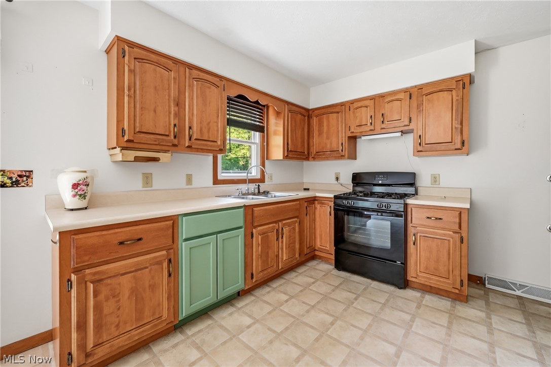 1280 Sterling Drive Cortland OH 44410