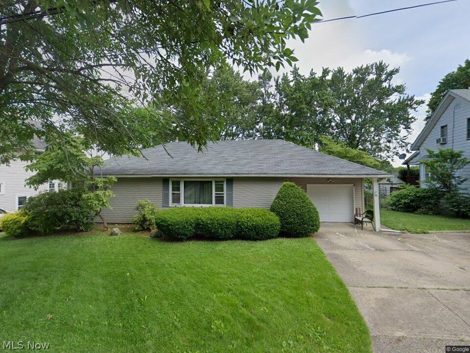 335 E Huston Street Barberton OH 44203