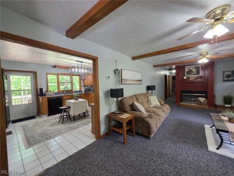 9311 Knowlton Road Garrettsville OH 44231