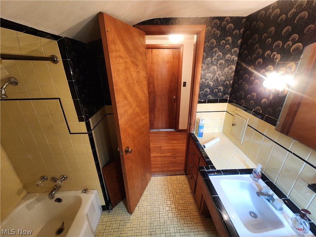 1425 Lynn Park Drive Cleveland Heights OH 44121