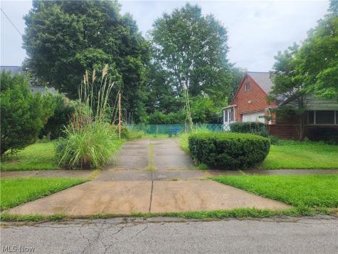1425 Lynn Park Drive Cleveland Heights OH 44121