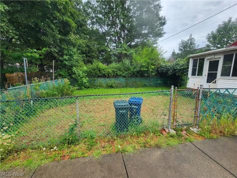 1425 Lynn Park Drive Cleveland Heights OH 44121