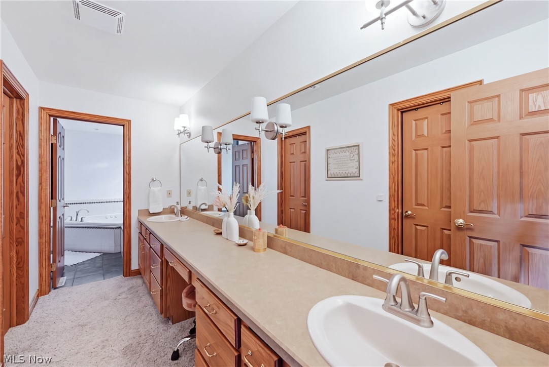 30 White Oak Court Canfield OH 44406