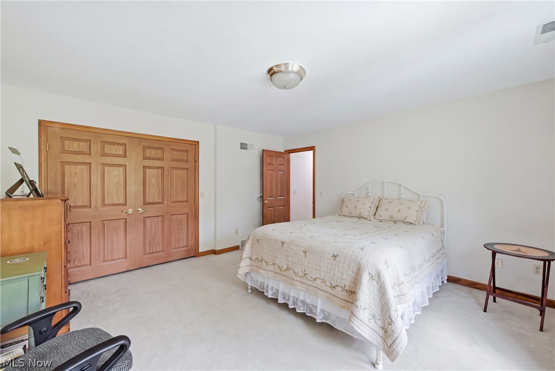 30 White Oak Court Canfield OH 44406