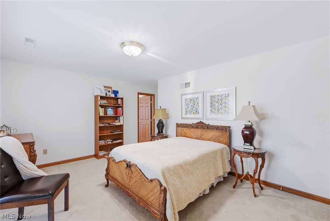 30 White Oak Court Canfield OH 44406
