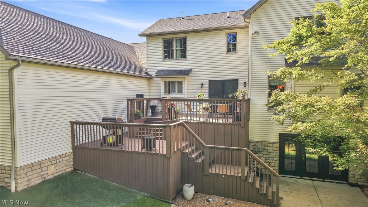 30 White Oak Court Canfield OH 44406