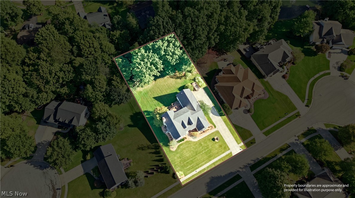 30 White Oak Court Canfield OH 44406