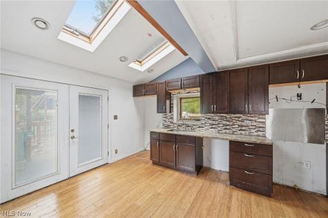 13416 Crossburn Avenue Cleveland OH 44135