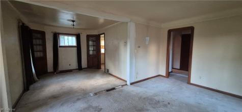 1026 E Schaaf Road Brooklyn Heights OH 44131