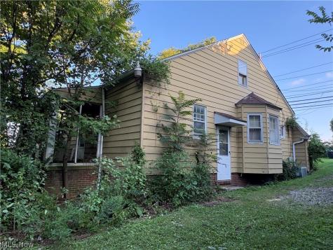 1026 E Schaaf Road Brooklyn Heights OH 44131