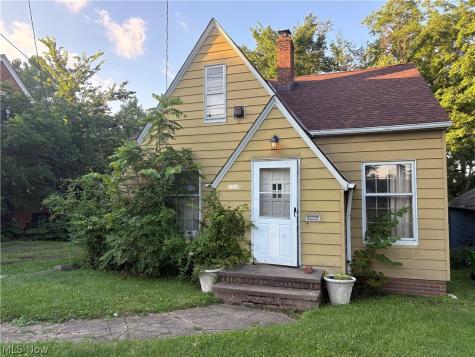 1026 E Schaaf Road Brooklyn Heights OH 44131