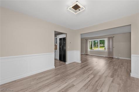181 Crestview Drive Elyria OH 44035