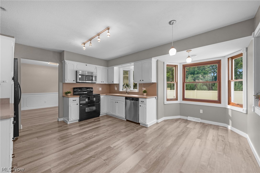 181 Crestview Drive Elyria OH 44035