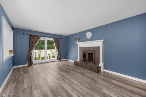 181 Crestview Drive Elyria OH 44035