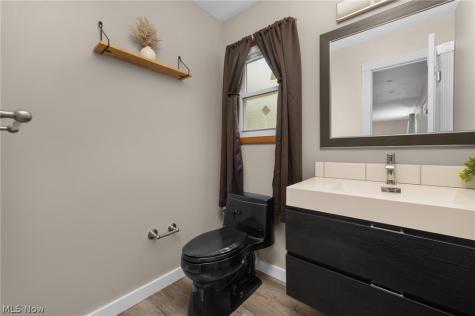 181 Crestview Drive Elyria OH 44035