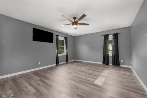 181 Crestview Drive Elyria OH 44035