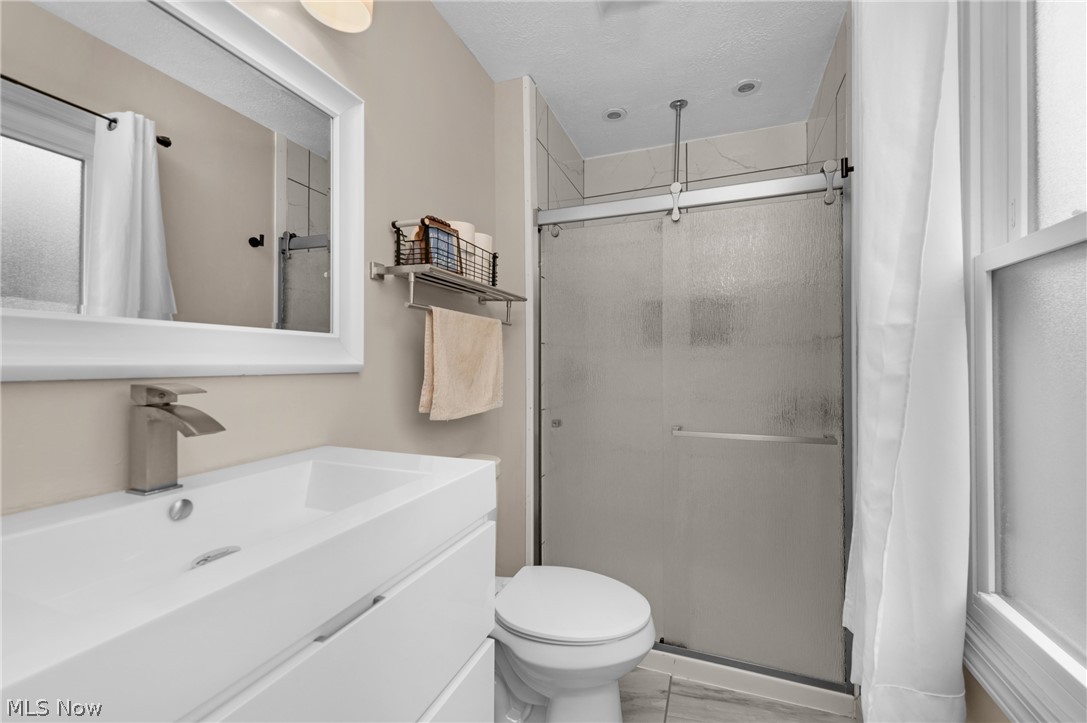 181 Crestview Drive Elyria OH 44035