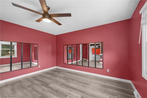 181 Crestview Drive Elyria OH 44035