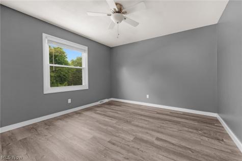181 Crestview Drive Elyria OH 44035