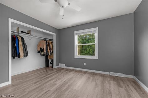 181 Crestview Drive Elyria OH 44035