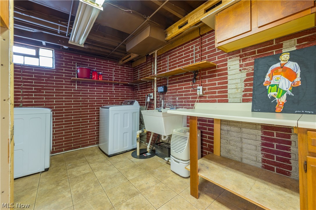 181 Crestview Drive Elyria OH 44035