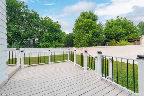 181 Crestview Drive Elyria OH 44035