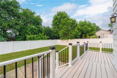 181 Crestview Drive Elyria OH 44035