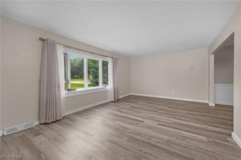 181 Crestview Drive Elyria OH 44035
