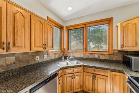 23390 Wainwright Terrace Olmsted Falls OH 44138