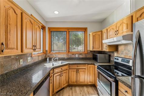 23390 Wainwright Terrace Olmsted Falls OH 44138