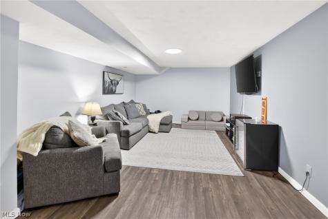 7434 Meadow Lane Parma OH 44134