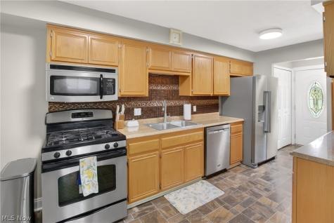 7434 Meadow Lane Parma OH 44134