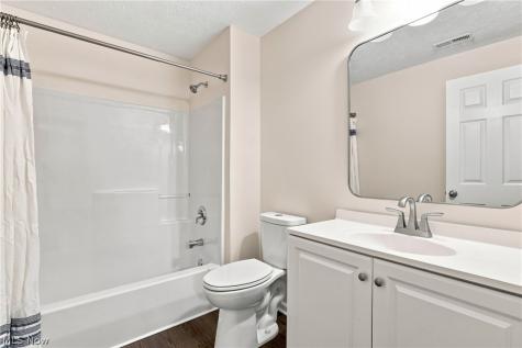 5889 W Breezeway Drive W North Ridgeville OH 44039