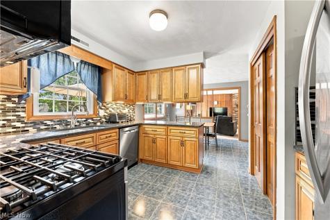 1364 Stonington Road NW North Canton OH 44720